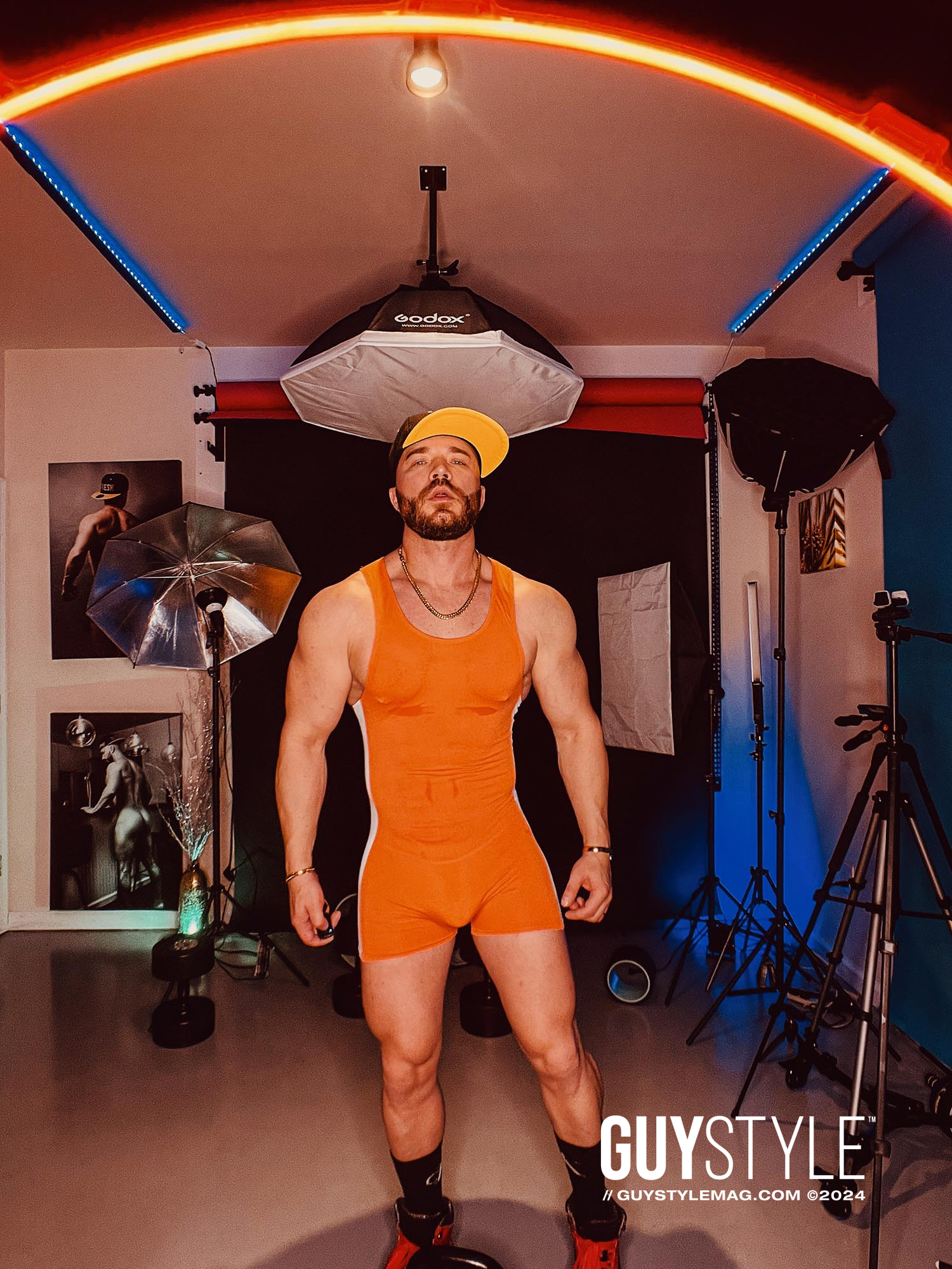 Sweat & Swagger: Rocking Singlets for a Steamy Home Workout Session – Bodybuilding Style with Maxwell Alexander