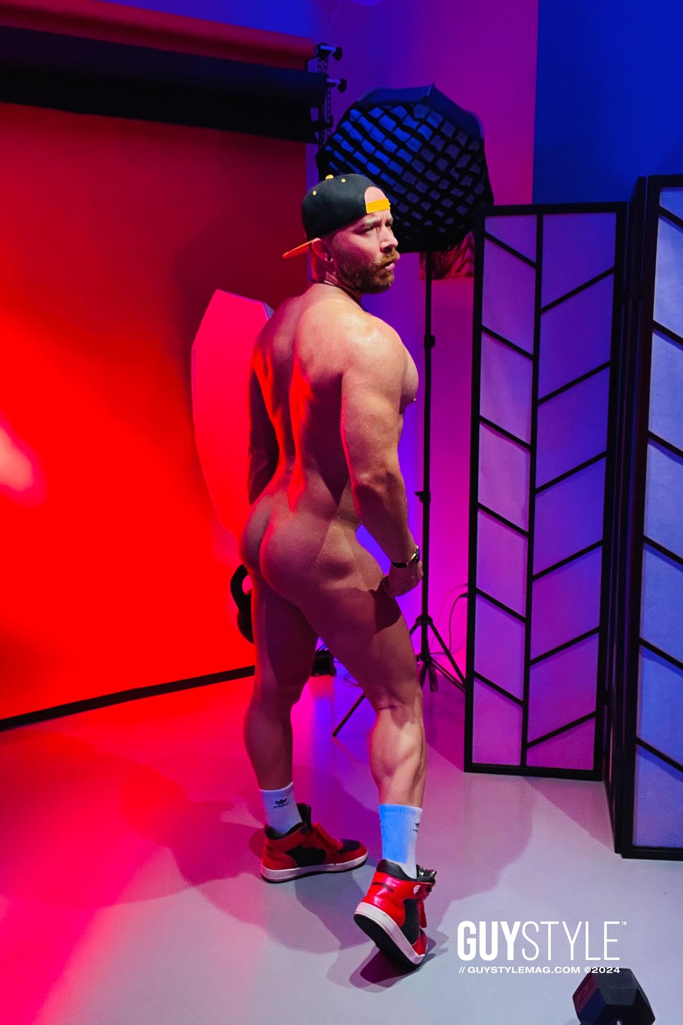 Sweat, Steel, and Sex Appeal: My Secret to Naked Workouts that Make You Cream – Naked Bodybuilding with Coach Maxwell